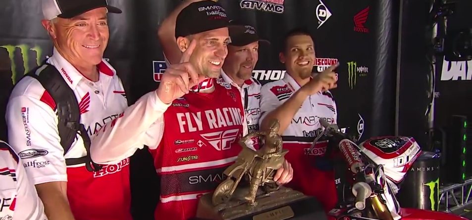Justin Brayton Talks About His 2018 Daytona Supercross Victory - frame at 5m40s